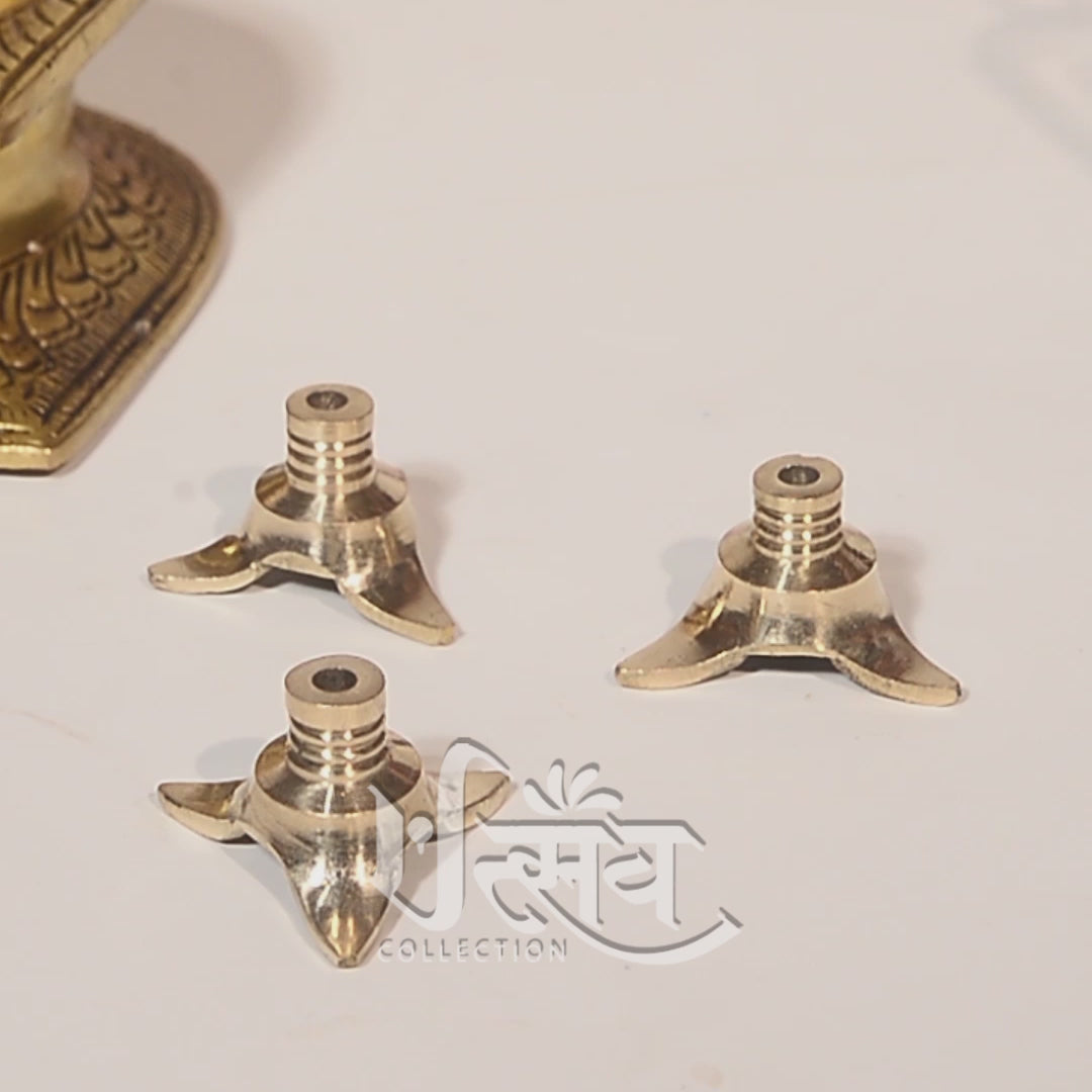 Triangular Thiri Holder (Stand)